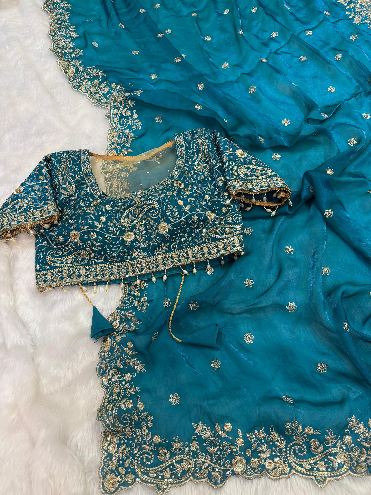 JP51 - Grand readymade blouse + saree combo